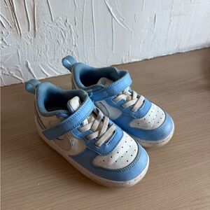 Nike Kids Sneakers in Blue and White